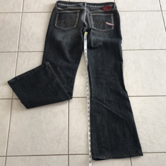 Parasuco Italian denim. Beautiful frost wash on black denim. - Picture 12 of 16